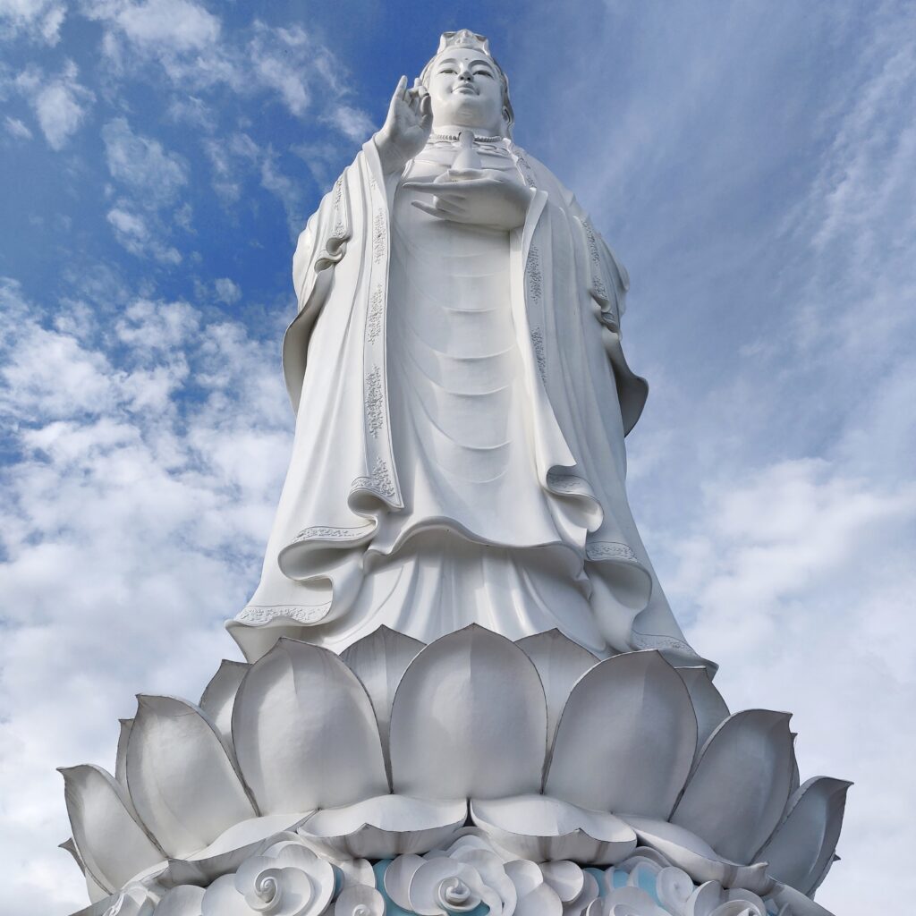 Danang pagoda lady buddha